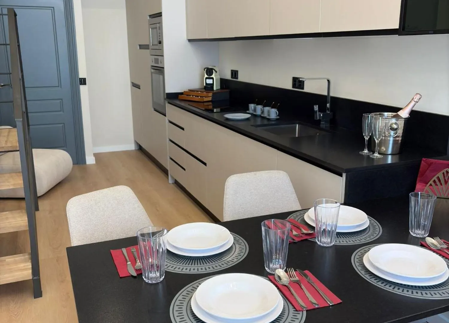 Apartamentos Buendia Suites - Torremolinos Centro 公寓式酒店